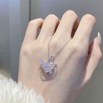 Planet Advanced Light Luxury Heart Clavicle Necklace