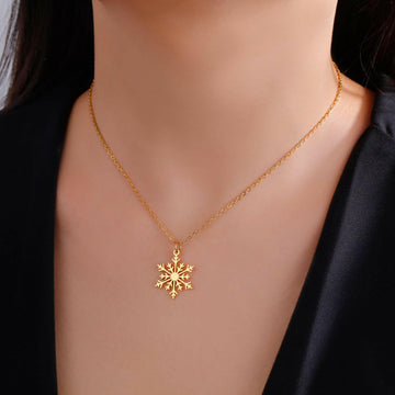 Elegant Women's Snowflake Pendant Necklace