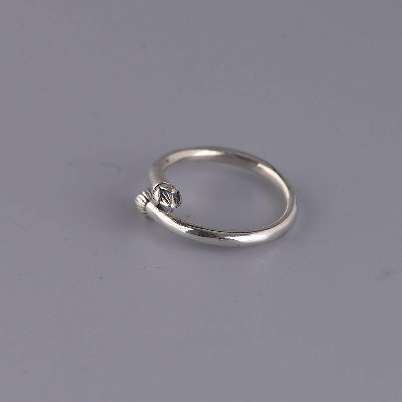 Vintage Charm Feather Ring in Silver