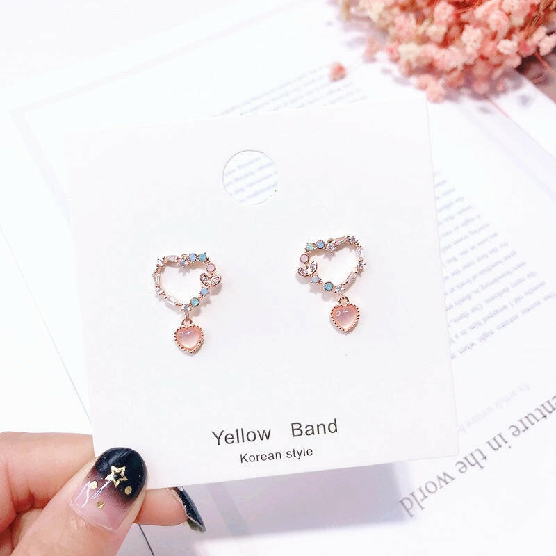 Korean Heart-Shaped Alloy Earrings for Women A Stud earring