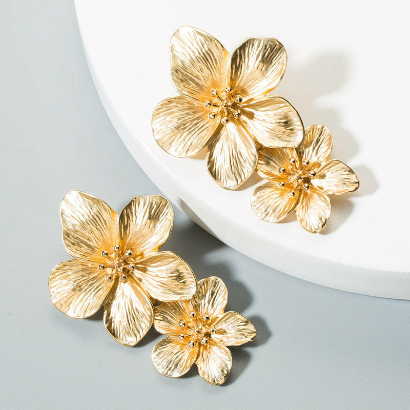 Golden Flower Earrings - Elegant Statement Jewelry