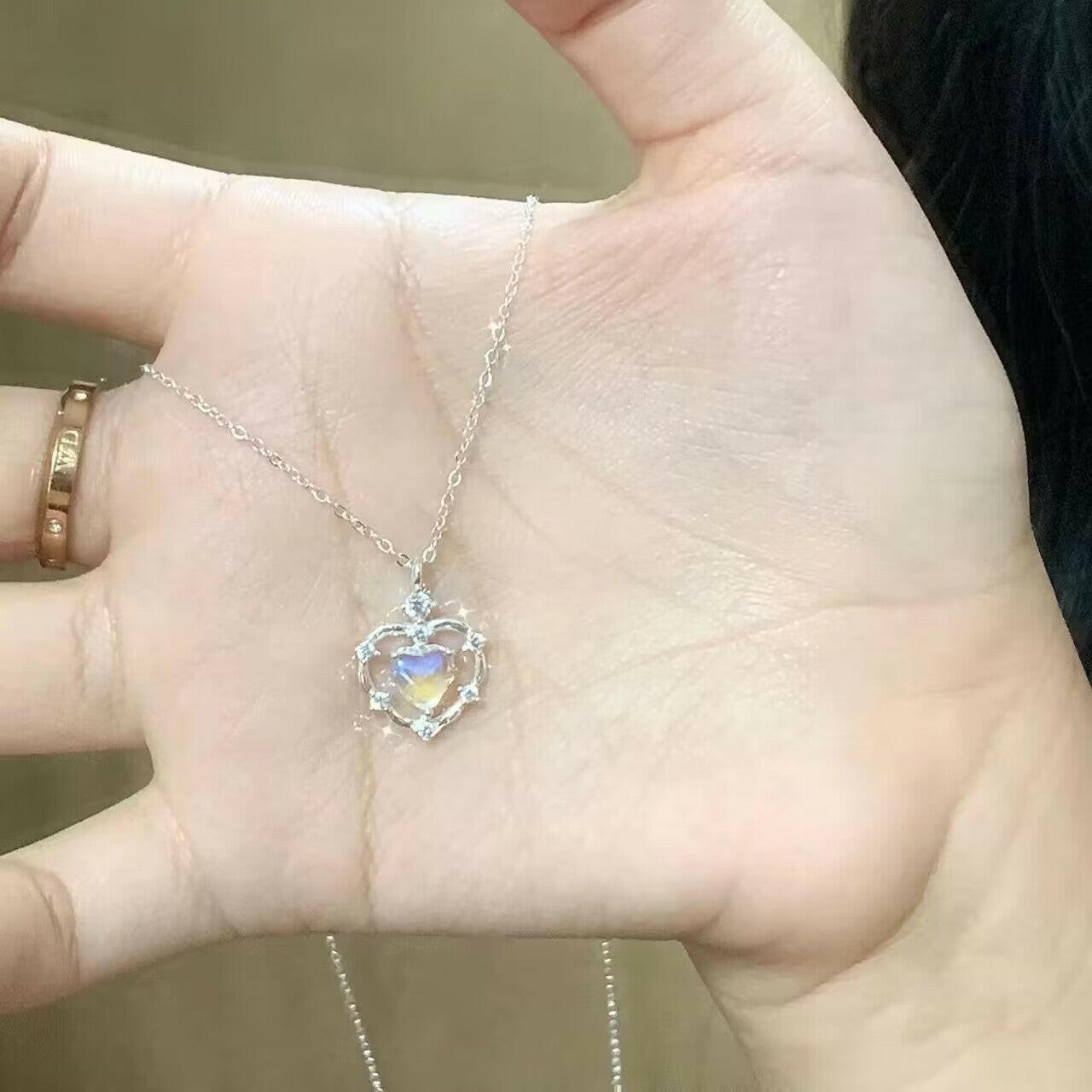 Gradient Heart Necklace - Stylish Alloy Jewelry for Women