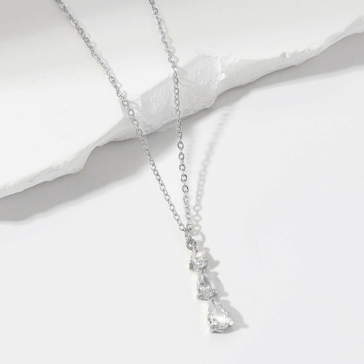 Elegant Zircon Water Drop Pendant Necklace Silver
