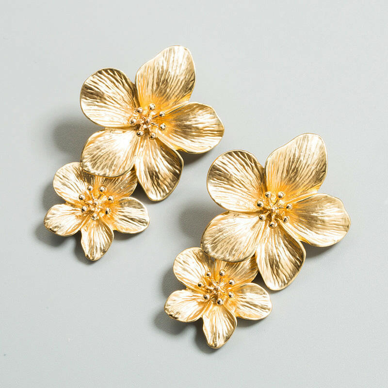 Golden Flower Earrings - Elegant Statement Jewelry