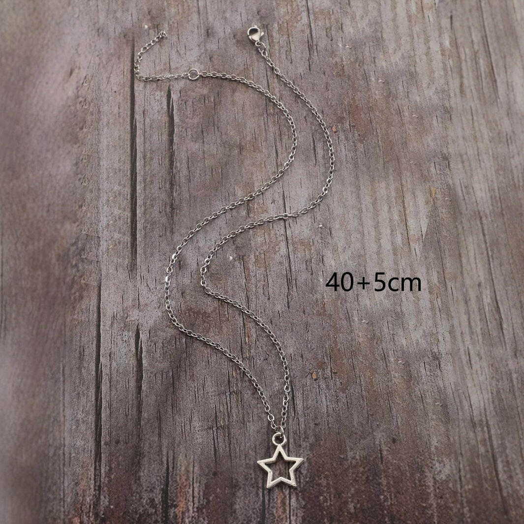 Hollow Stars Clavicle Chain Necklace