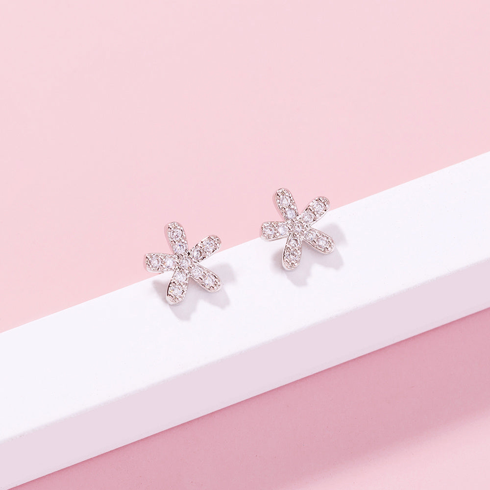 Elegant V Diamond Mini Earrings for Everyday Wear