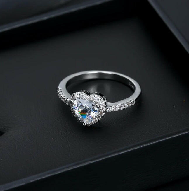 My Store Stylish Zircon Ring with Heart-Shaped Stone